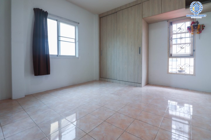 *****บ้านแฝดมือสองย่านนนทบุรี ม.สวัสดีการ์เด้นวิลล์ บางใหญ่-กาญจนาภิเษก บนเนื้อที่ 39.5 ตร.ว. ฟังก์ชัน 3 ห้องนอน 2 ห้องน้ำ 2 ที่จอดรถ แถมฟรี! 3 เครื่องปรับอากาศ บรรยากาศเงียบสงบ ทำเลดีมาก ใกล้ตลาด, ทางด่วน "ศรีรัช" และรถไฟฟ้าสายสีม่วง "สถานีตลาดบางใหญ่"